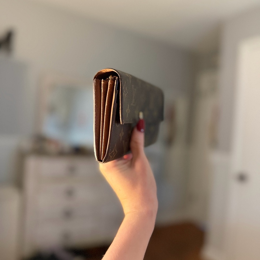 Louis Vuitton Dark Brown Monogram Clutch - Picture 4 of 15